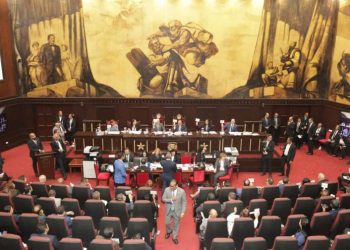 La Asamblea Nacional se reunirá todo el fin de semana para instaurar una nueva Constitución