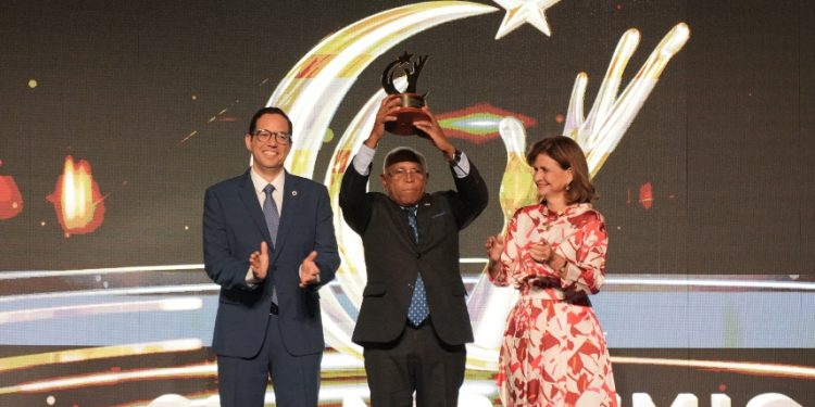 Vicepresidenta encabeza Premio Nacional a la Calidad del Sector Público