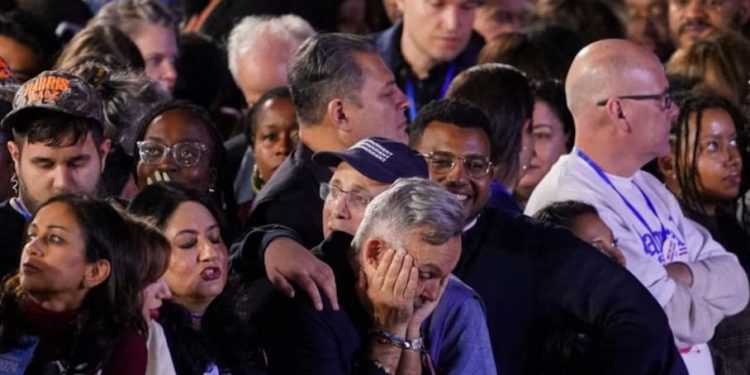 Kamala Harris canceló su discurso en el comando de campaña: “Todavía tenemos votos por contar”