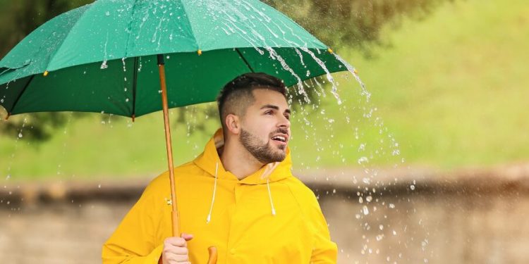 ¡Paraguas en mano! Onda tropical y vaguada provocarán aguaceros hoy