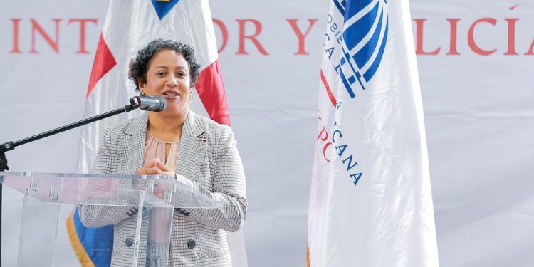 Ministerio de Interior y Policía reforzará programas preventivos en Boca Chica