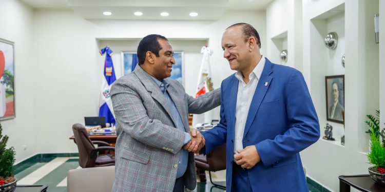 Alcalde Ulises Rodríguez busca fortalecer lazos con sector cooperativa