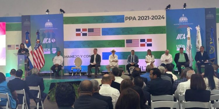 Ministro de Agricultura destaca avances en la erradicación de la fiebre porcina africana en la RD