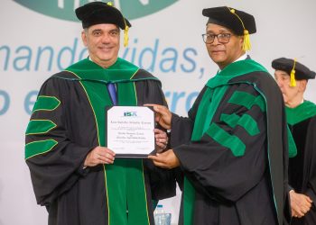 Presidente Abinader recibe Honoris Causa de la Universidad ISA por su liderazgo visionario e impulso de inicitivas en favor de la educacion y sector productivo del país