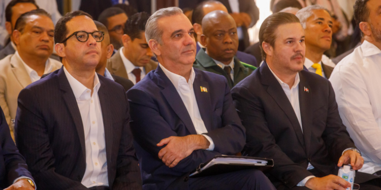 Gobierno ahorra 60.000 millones por reducción “burocarcia cero”