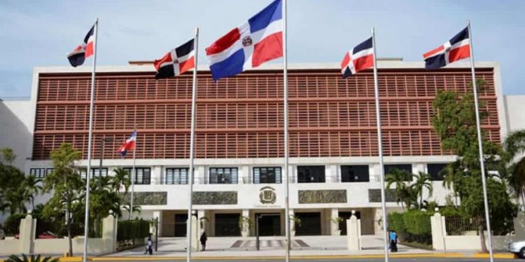 El Congreso evalúa proyectos para que los partidos designen alcaldes cuando haya vacantes