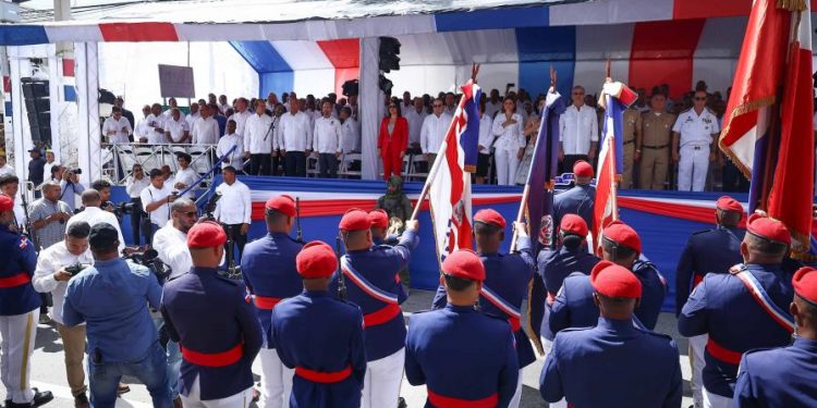 El 180 aniversario de la Constitución se celebra estrenando nueva Carta Magna