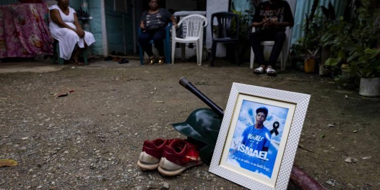 Hermanos de Ismael aseguran que fueron maltratados en programa