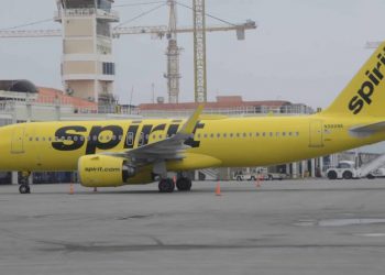 Avión impactado por disparos en Haití permanece en aeropuerto de República Dominicana