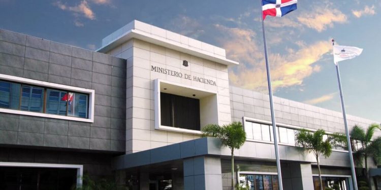 Fitch ratifica calificación crediticia de la República Dominicana con perspectiva positiva