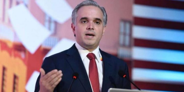 El ministro de Trabajo va hoy al Senado por reforma laboral