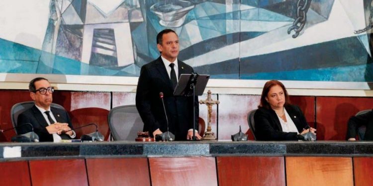 Advierten que omitir datos de procesados viola el derecho a la información