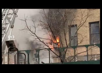 Incendio en edificio lleno de inquilinos dominicanos en Manhattan deja más de 15 heridos
