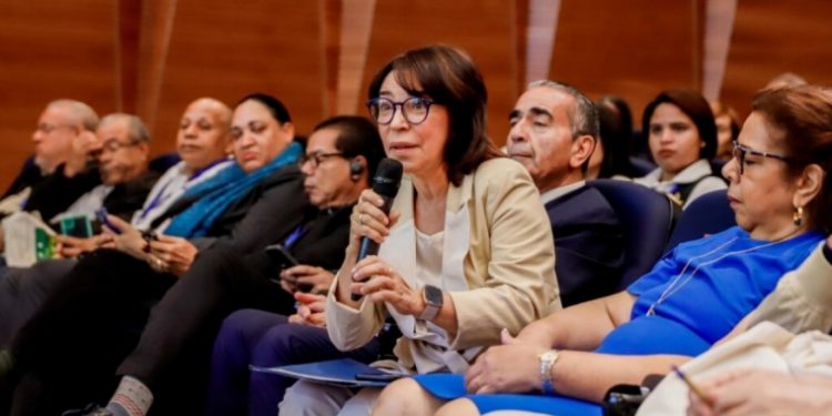 Vicealcaldesa destaca compromiso de Santiago con productores