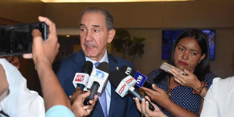 Continúa en marcha fusión de los ministerios de educación; Gobierno dice no se ha cancelado personal