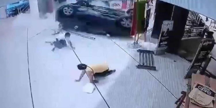 Sobreviviente de la caída de vehículo en supermercado salvó su vida de milagro