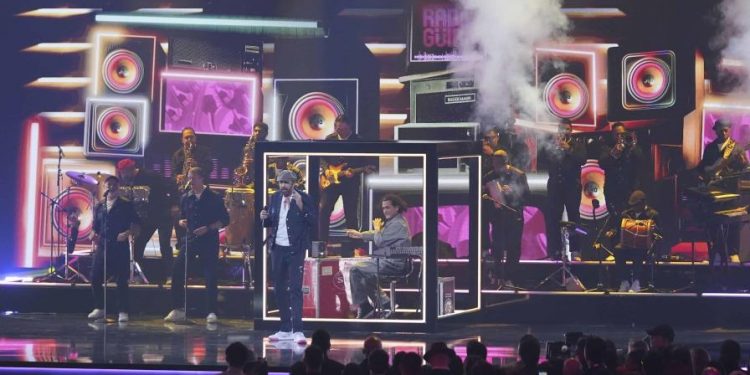 Juan Luis Guerra, el gran triunfador del Latin Grammy con el Álbum y la Grabación del año