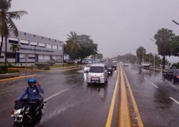 La presencia de una vaguada y una abundante humedad provocarán para este martes lluvias en el país