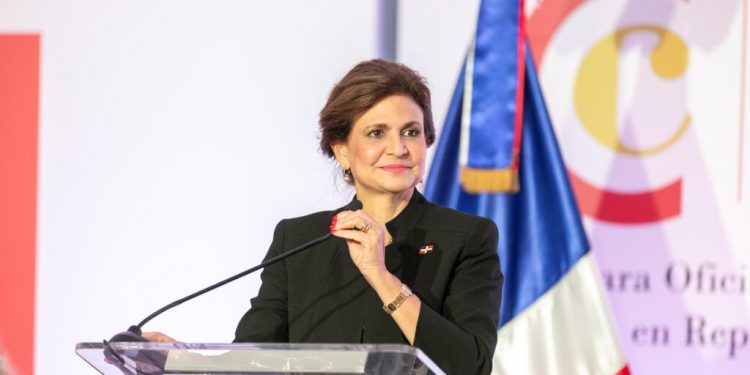 Raquel Peña resalta 100 años de la Cámara Española como puente de comercio RD-España