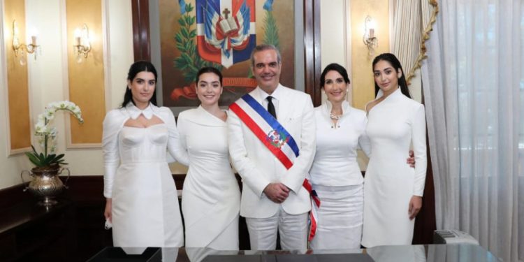 Abinader viajará a Estados Unidos este miércoles a pasar Navidad junto a su familia