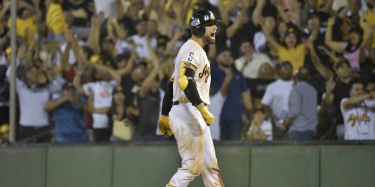 Escarra decide con imparable el sexto triunfo seguido de las Águilas sobre el Licey