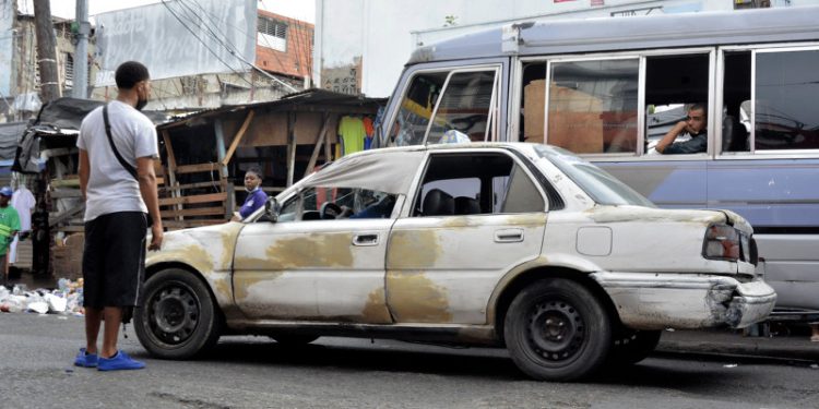 Taxistas turísticos: Urge eliminar chatarras de calles
