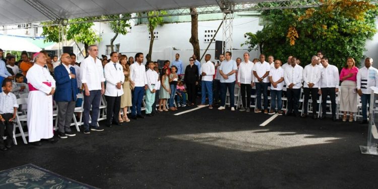 Cruz Jiminián reconoce trabajo a favor de los pobres del director de Comedores Económicos, Féliz Méndez