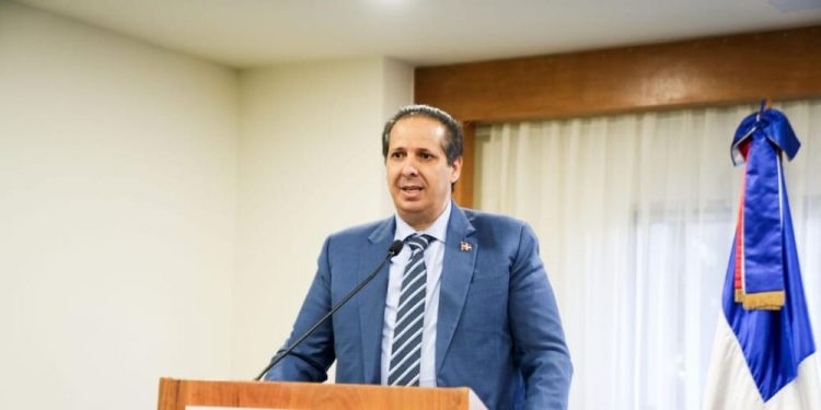 Ministro de Salud impulsa acciones para mejorar la salud mental en República Dominicana