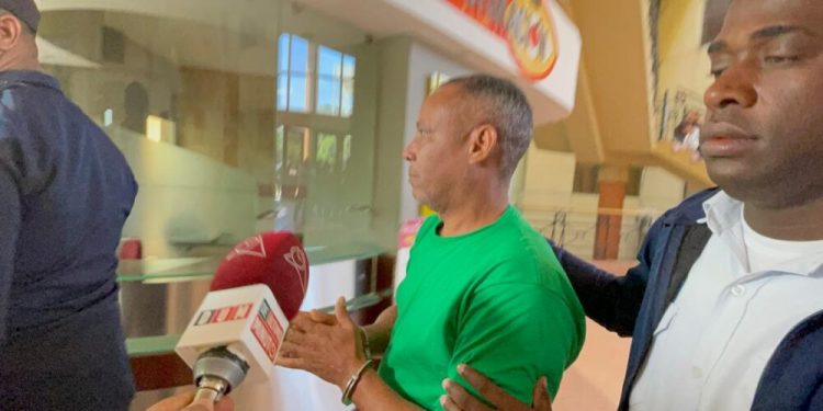 Por segunda ocasión aplazan medida de coerción contra acusado de matar locutor por roce de vehículo en Santiago