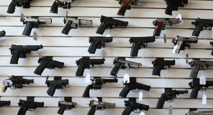 77% de encuestados apoyan la importación de armas de fuego para defensa personal