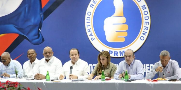 Comisión de Estrategia del PRM presenta Informe de evaluación a presidentes y Dirección Ejecutiva