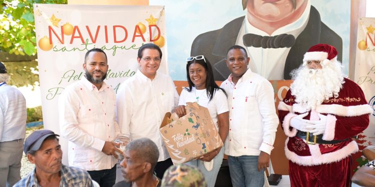 Daniel Rivera inicia Navidad Santiaguera con almuerzos y cenas en Navarrete y Villa González