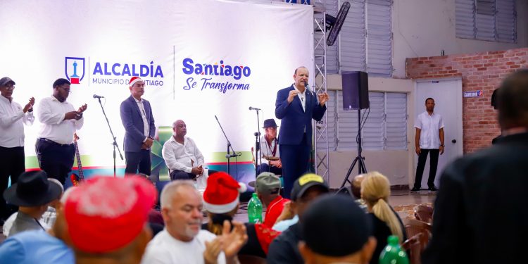 Alcalde Ulises Rodríguez da inicio a los encuentros navideños en sectores populares de Santiago
