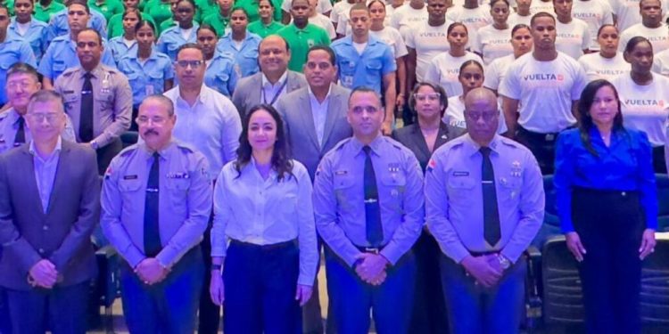 Gradúan 307 nuevos policías auxiliares que Irán a las calles a reforzar medidas preventivas