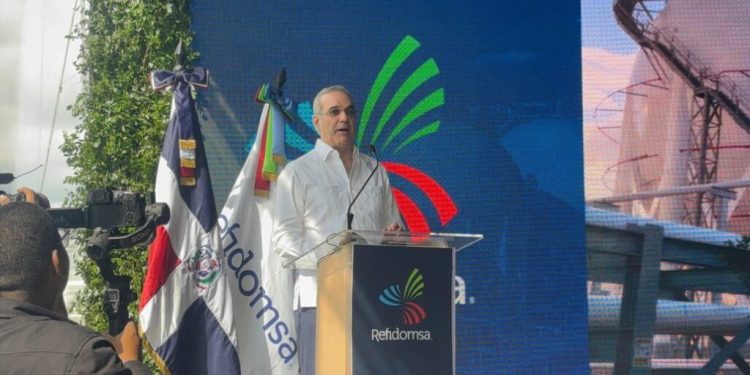 Abinader destaca la importancia de las cuatro nuevas esferas de barriles de GLP de Refidomsa