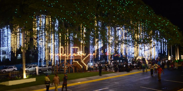 Alcaldía de Santiago celebra la visita número 100 Mil en su Bosque Encantado y la Casita de Santa