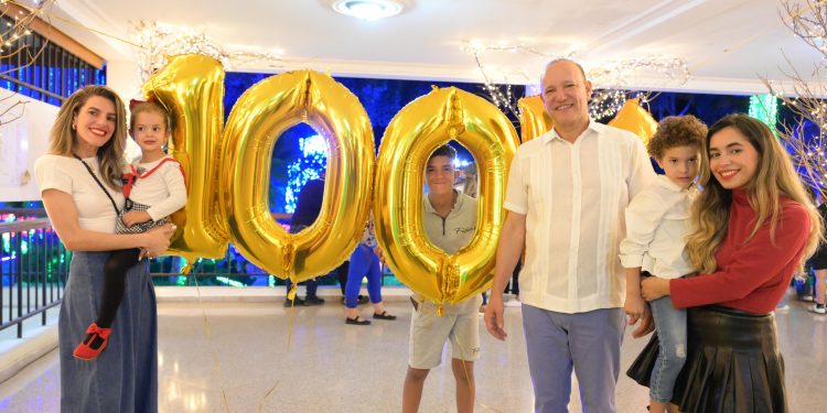 Alcaldía de Santiago celebra la visita número 100 mil en su Bosque Encantado y la Casita de Santa