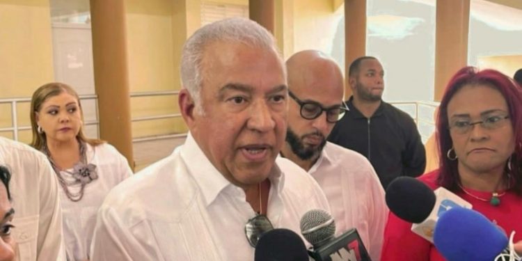 Ministro Andrés Bautista destaca crecimiento economía del país