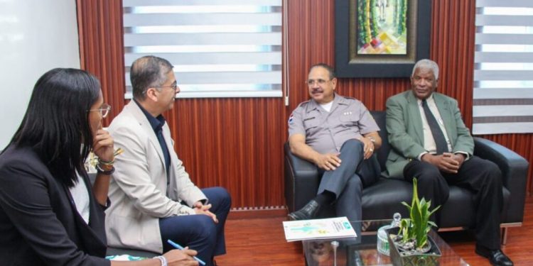 Policía Nacional y CNDH-RD se reúnen para tratar política integral de derechos humanos