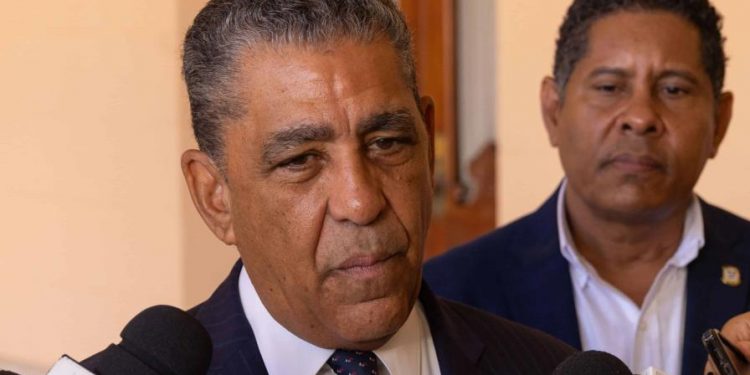 Adriano Espaillat: "La ciudadanía por nacimiento es como la columna vertebral de Estados Unidos"
