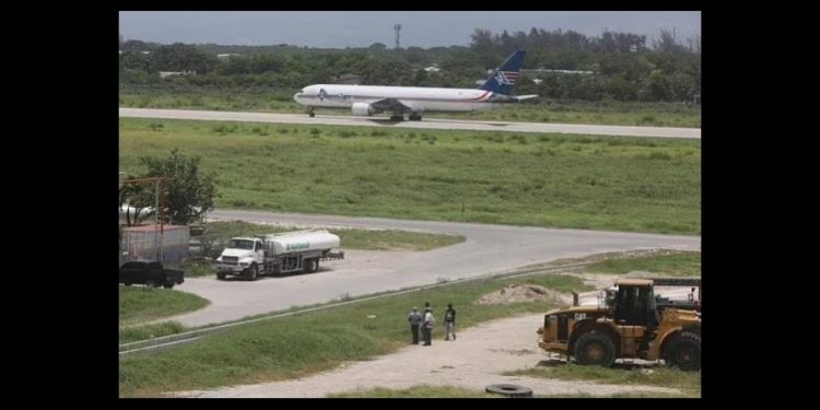 El principal aeropuerto de Haití reinicia operaciones tras estar cerrado desde noviembre