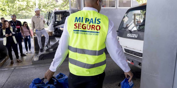 El Ministerio de Interior y Policía distribuirá 3,500 botiquines en peajes de Santo Domingo