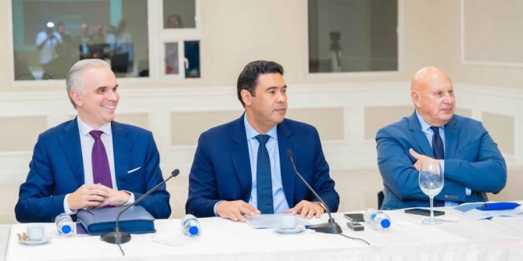 Empresarios y senadores discutirán esta semana sobre una cesantía que "no es negociable"