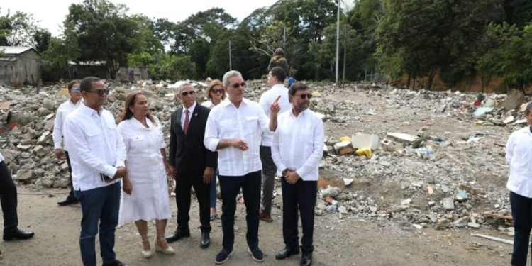 Presidente Abinader supervisa alrededores del Río Jaya donde se construirá un parque central