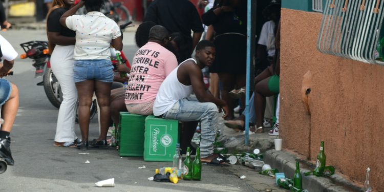 Comerciantes demandan regular el consumo de alcohol