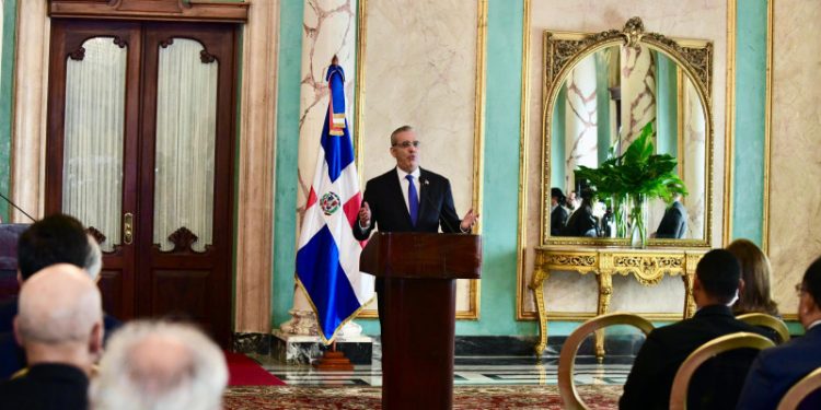 Abinader al régimen chavista: Aún están a tiempo de cruzar al lado correcto de la historia