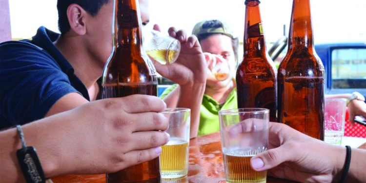 Clúster de Alcohol se suma a la propuesta de controlar el horario de ventas de bebidas alcohólicas