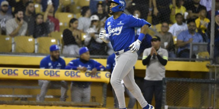 Tigres propinan tercera blanqueada seguida a las Águilas Cibaeñas