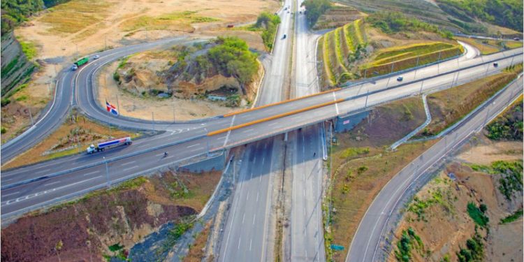 Balaguer, Bosch y Peña en avenidas, metro y escuelas