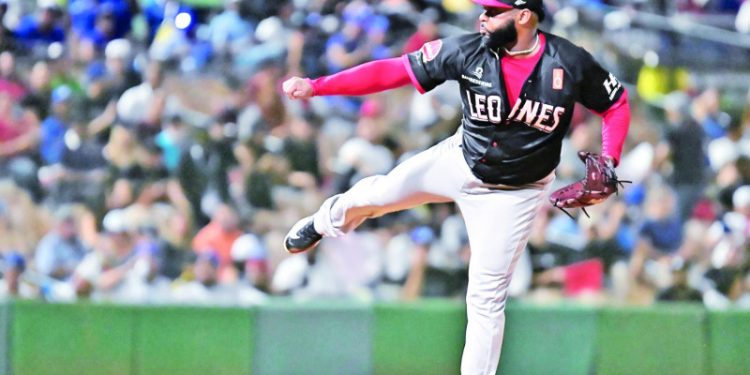 Cueto y Caminero lideran al Escogido que blanquea al Licey 6-0 y toma ventaja de 2-1 en la final